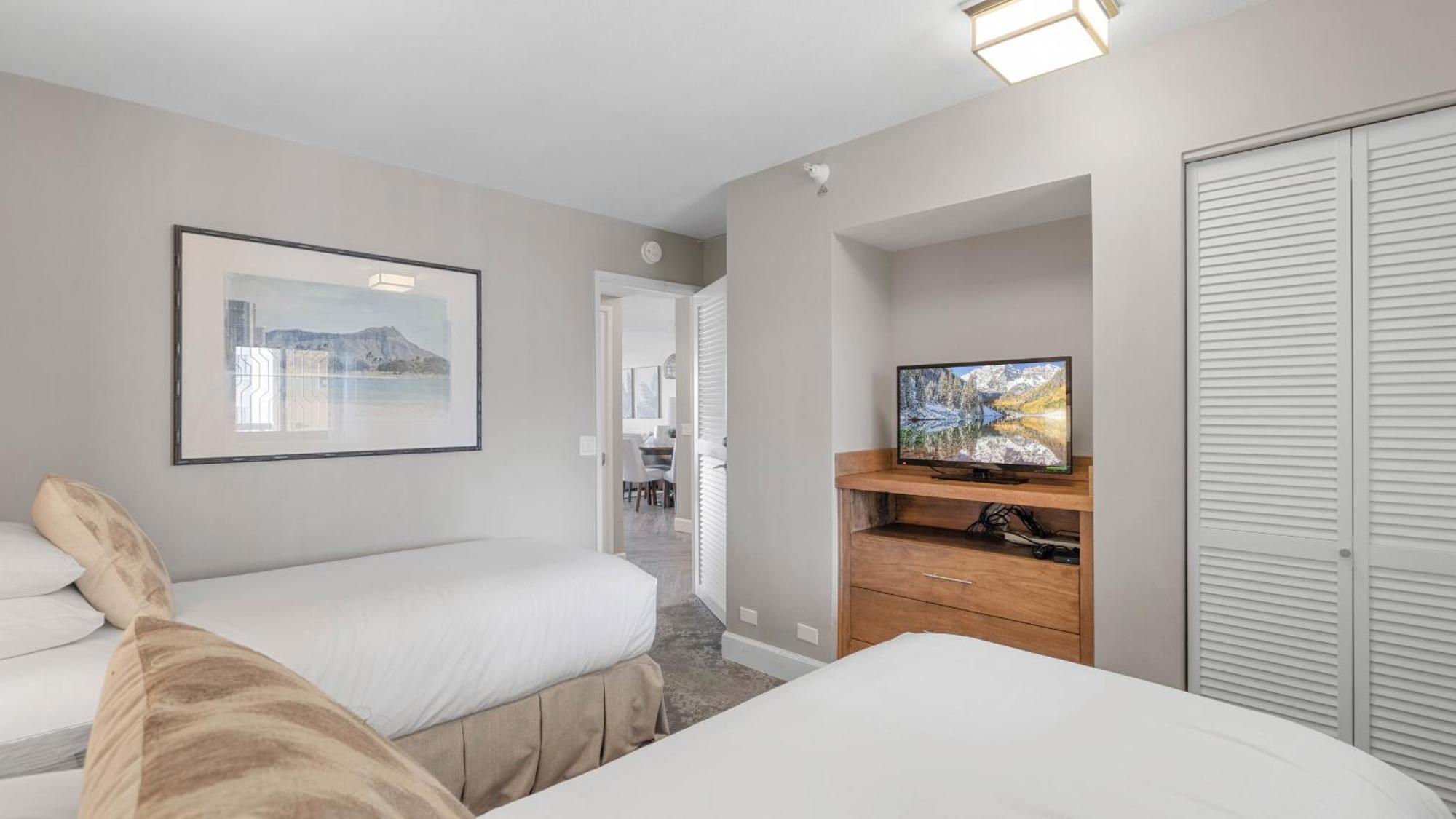 Luxury Oceanfront 2 Bedroom Apartment At Waikiki Beach Tower Honolulu Exterior photo